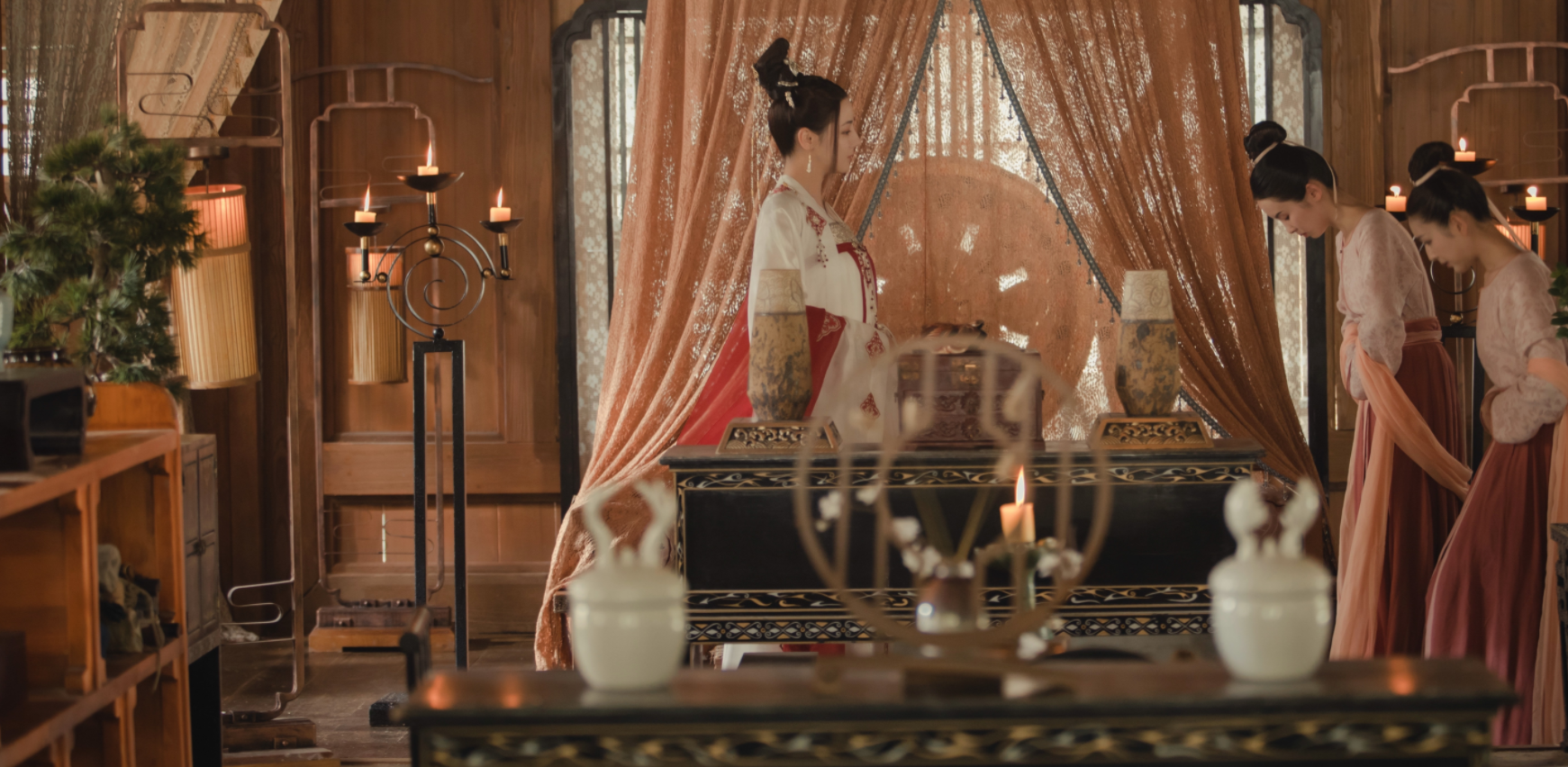 " long song goes " : Long song mother hides a fact, make a hint foreshadowing later developments in a story of big ending