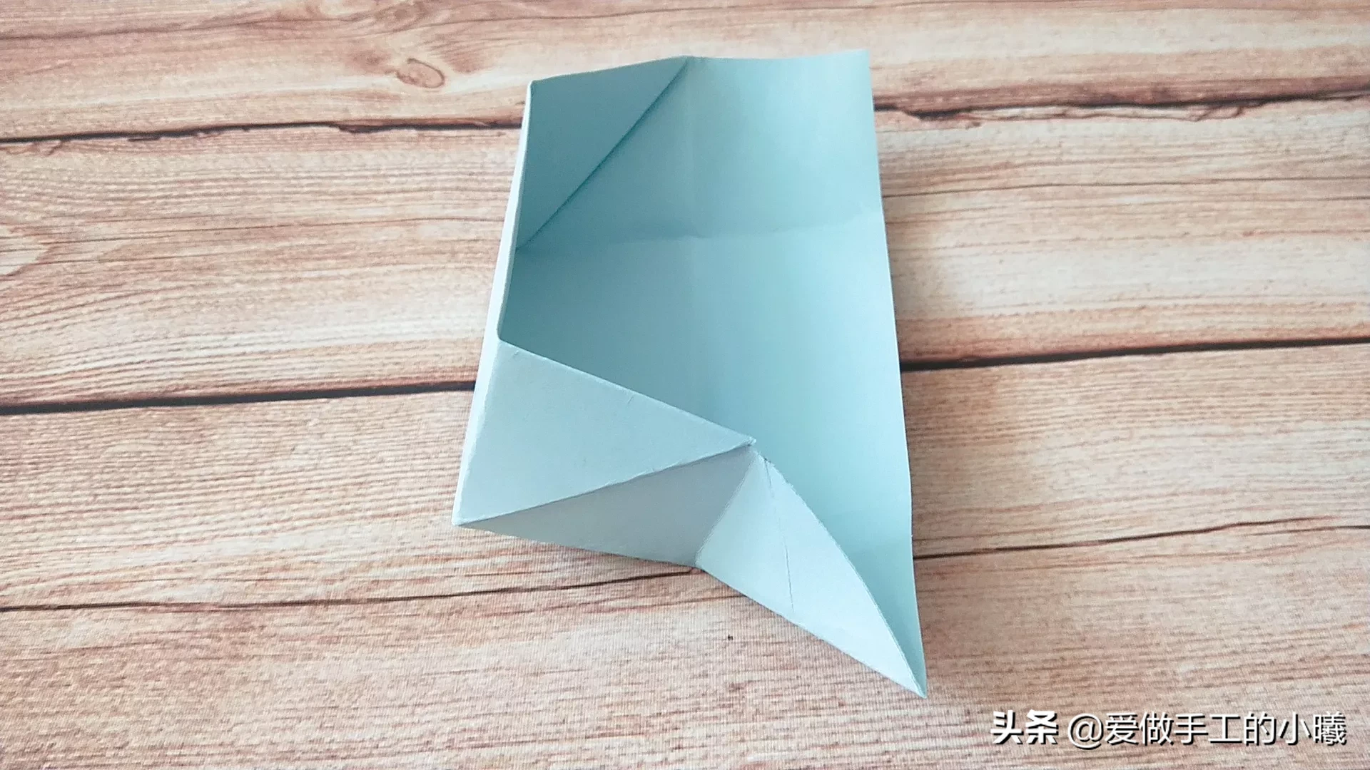 折纸教程：用卡纸折个收纳盒