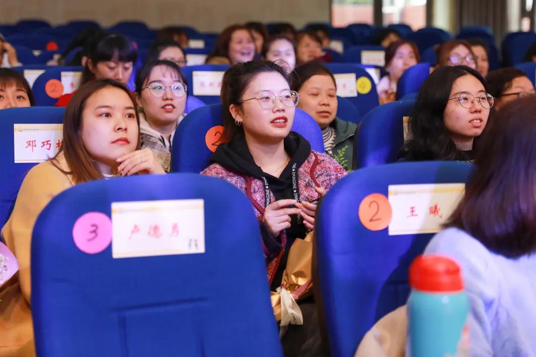 老师，您笑起来真好看——记双流区金桥小学“三八”妇女节活动