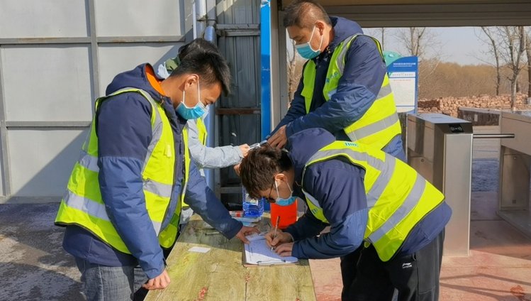 新春走基层：沿黄最美公路建设工地防疫施工两不误