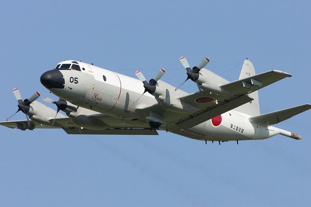 对马海峡警报响起，海军054A护卫舰现身，日本战斗机上蹿下跳