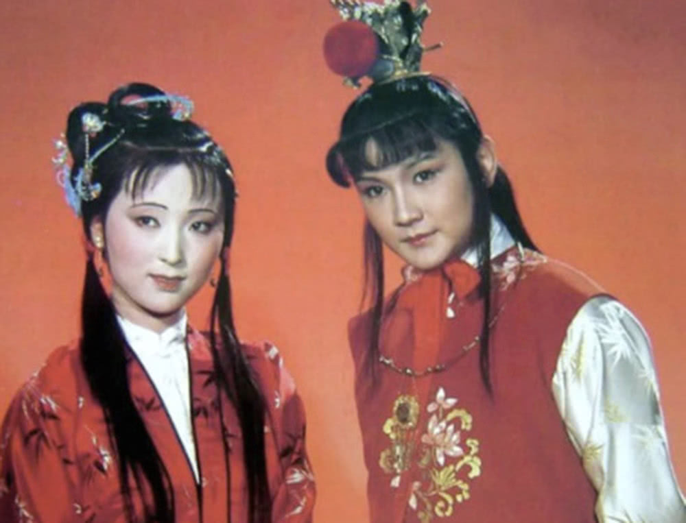 “林妹妹”陈晓旭逝世13周年，高清剧照曝光，没有滤镜的她们真美