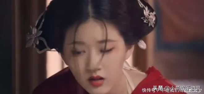 城主命芊芊与韩烁和离，韩烁甘愿为爱戴镣铐，