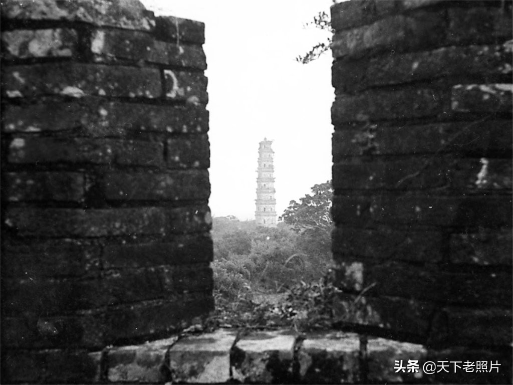 1932年广东雷州老照片  90年前的雷州古城墙及街景