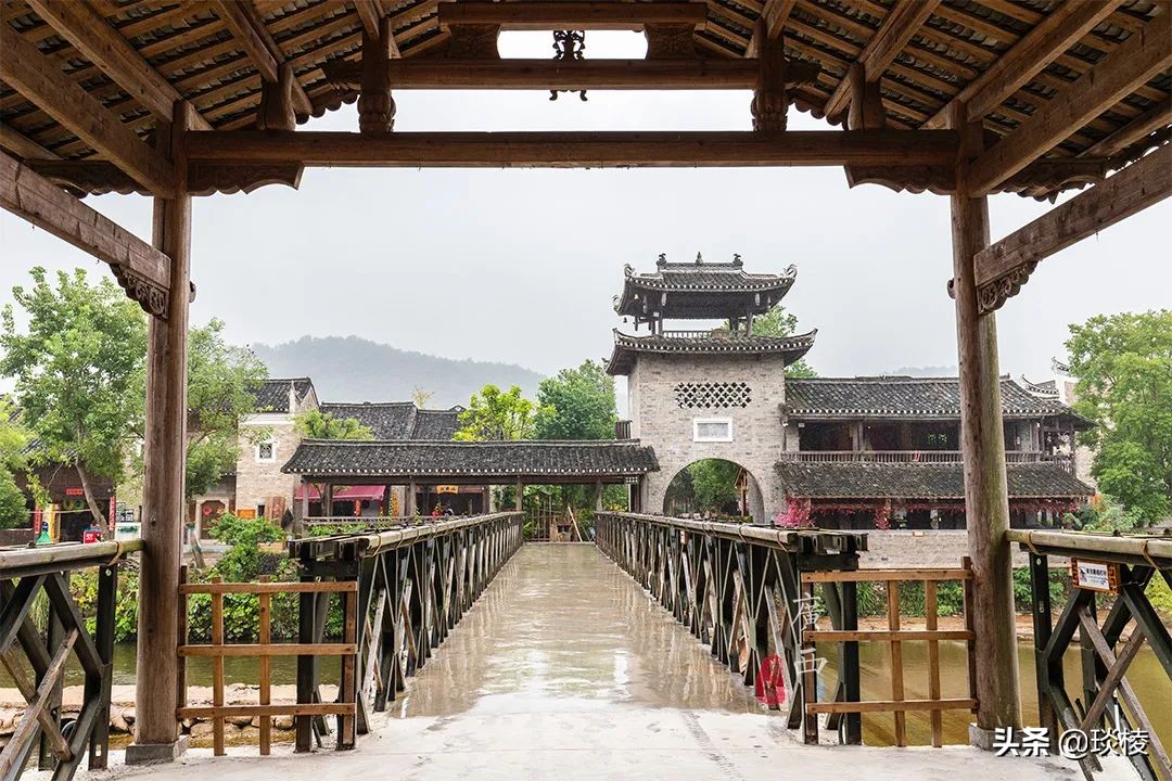 The owner spent 11 years investing 400 million yuan to build an ancient village with very few tourists