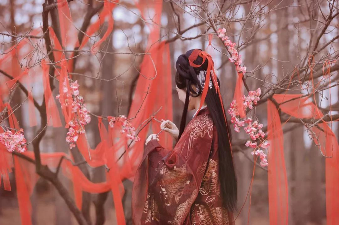 枕头下放红线的禁忌 遵守四条原则才能招来好桃花 资讯咖