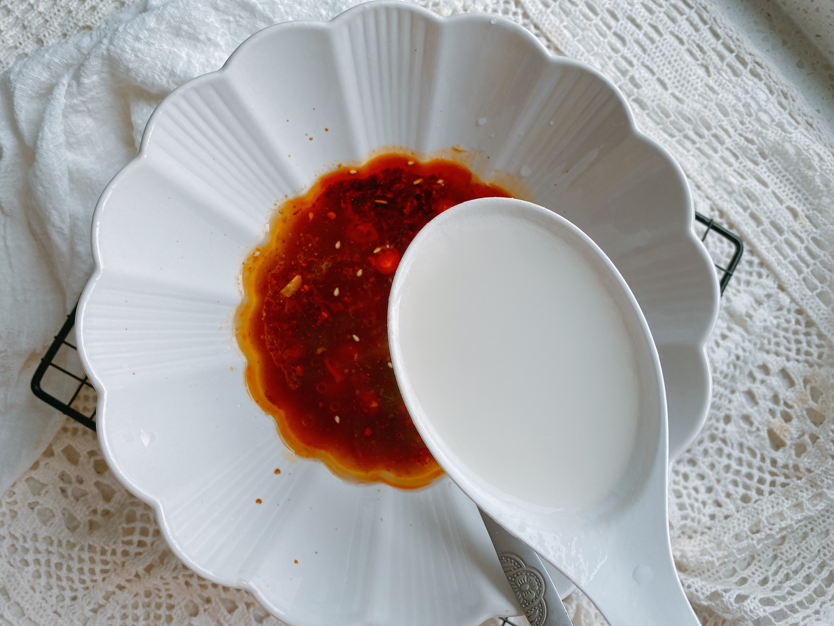 这是我做过最好吃的米粉，10分钟搞定，酸辣开胃，味道不输小吃街