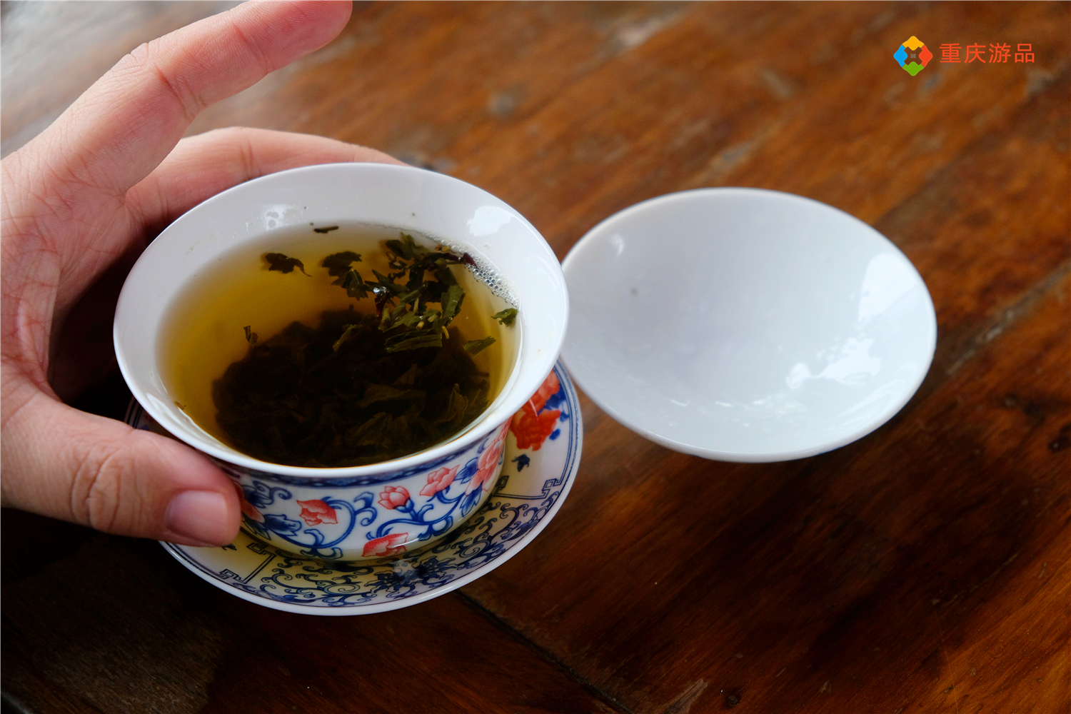 重庆南山上的涂山寺，花10块钱可以过一天，餐厅里还卖荤菜？
