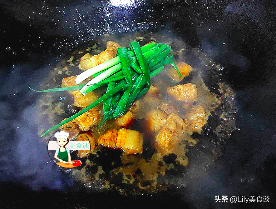 紅燒肉的家常做法，不炒糖色、不加大料，簡單一燜，色澤紅亮鮮香
