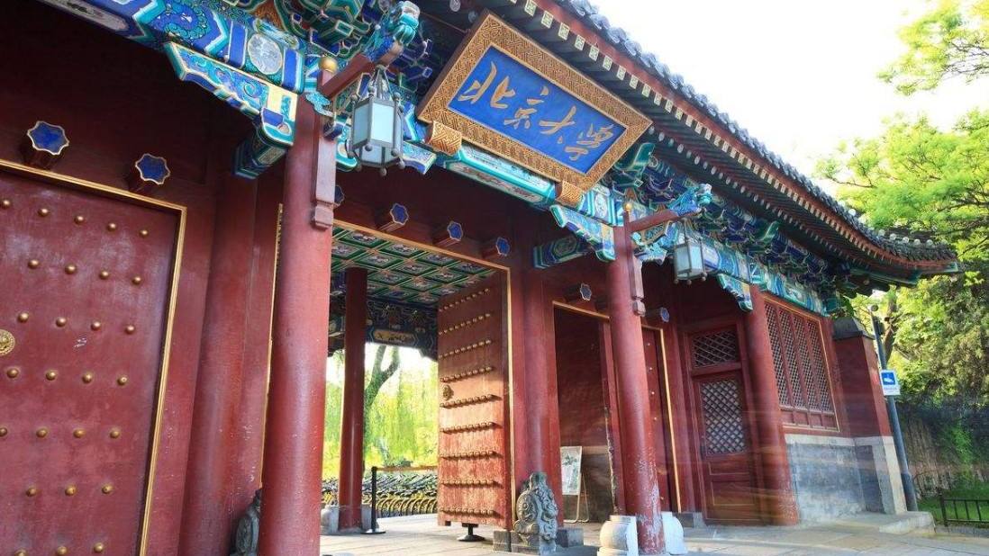 局座张召忠，军事战略学博士研究生导师，退休