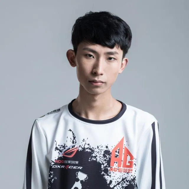 成功让王者荣耀改变游戏机制的，除了梦泪偷家