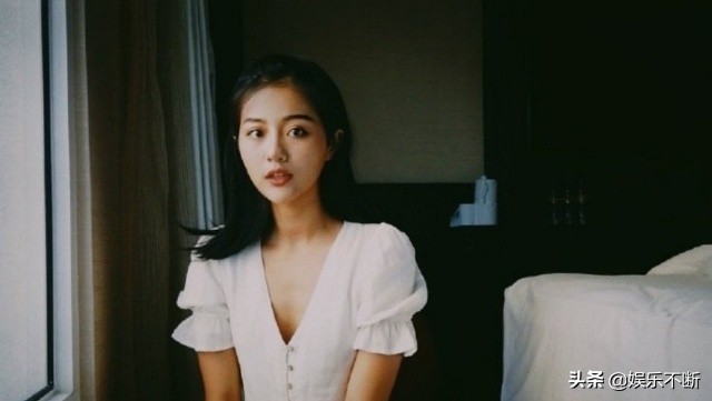 屈楚萧大胆否认恋情获赞，又因万籽麟发的一条