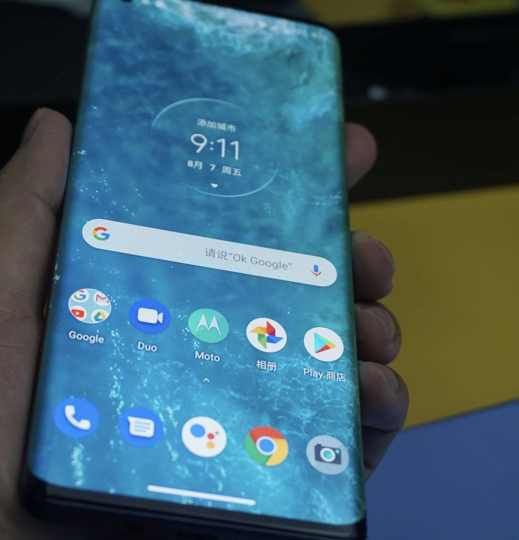 Motorola edge入门评述：准旗舰级配备，王者回归
