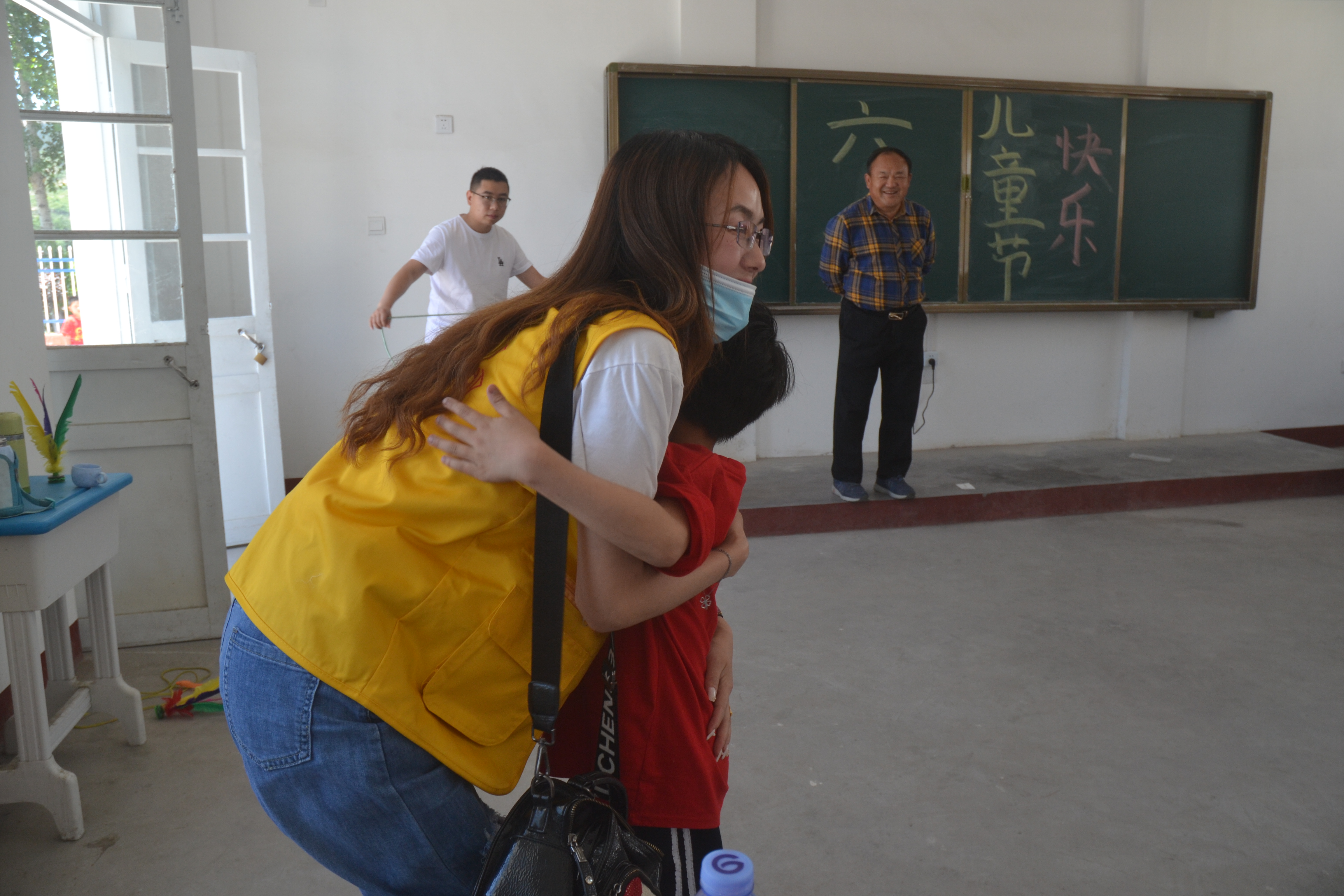 与心相连、为爱陪伴，心连心四海小学庆六一(图30)