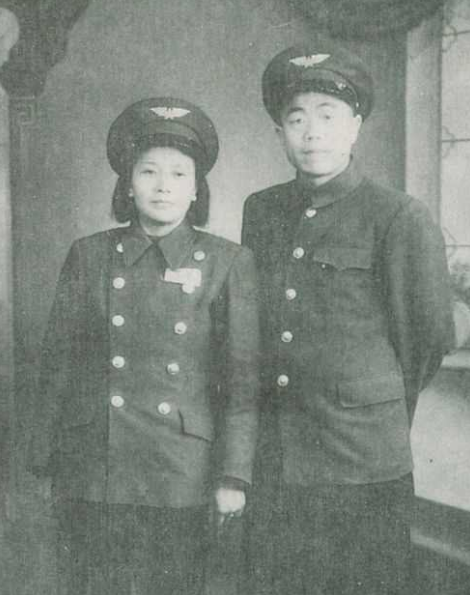开国中将聂凤智：八路军里的宠妻达人，5分钟不见妻子就连声呼唤