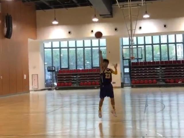 被纠正年纪，邓超隔夜复仇宣布解散工作室，工作室的回应好硬气