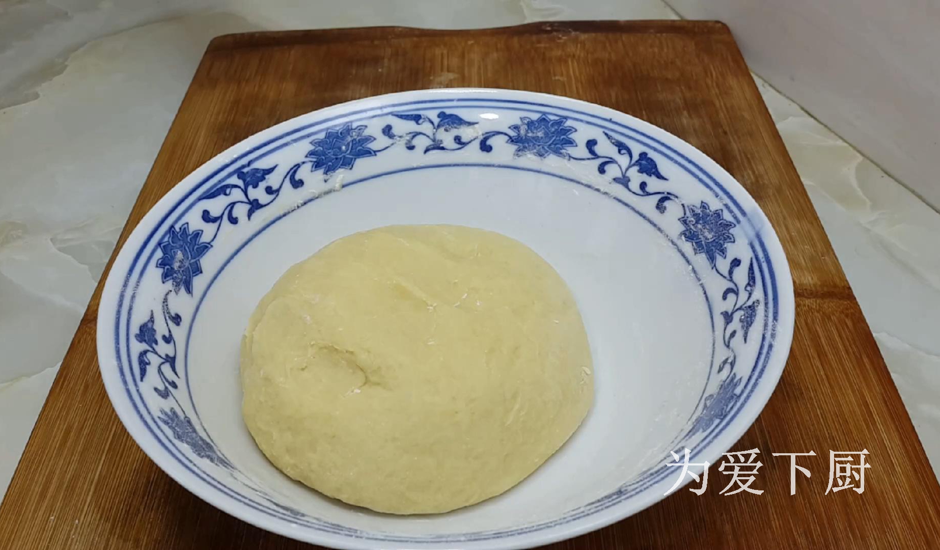 零食这样做才简单，加2个鸡蛋，外焦里软又香甜，比面包油条好吃