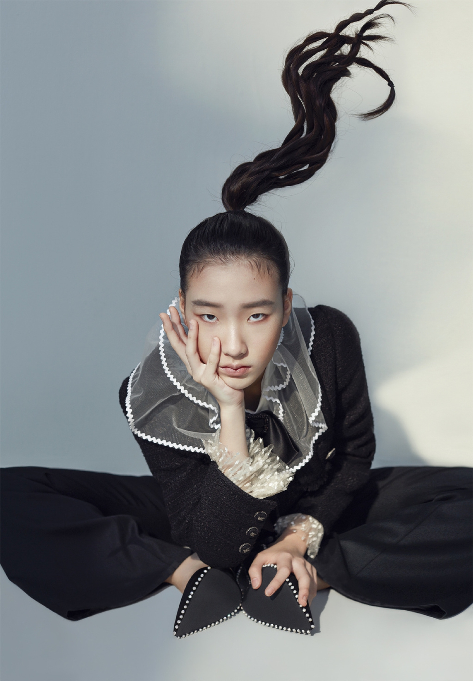 小s二女儿单独拍大片身材好，Lily笑容甜美曾被称为女版易烊千玺