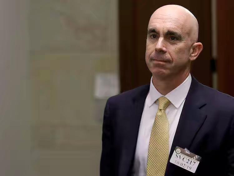 美国政治黑幕曝光，国务院监察长遭特朗普解雇