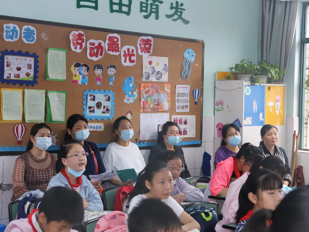 走进南小 见证成长丨天府新区南湖小学2021春家长开放日活动