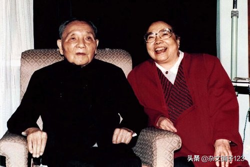 卓琳:邓小平夫人，出生巨商之家，青年奔赴抗日