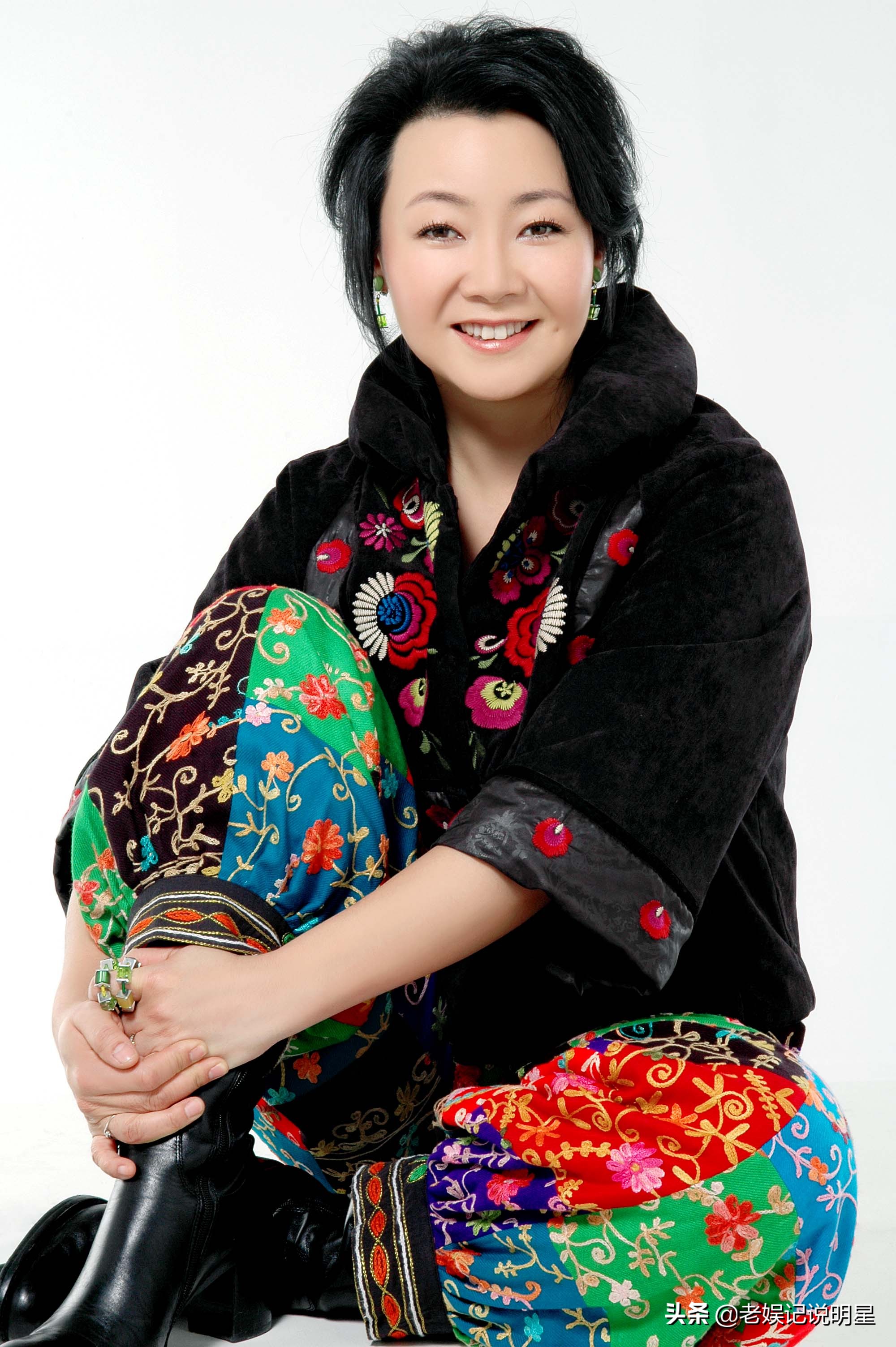 图文 演艺圈大孝女萨日娜 不让年迈父亲带着遗憾离世 萨日娜父母 Www Bagua5 Net