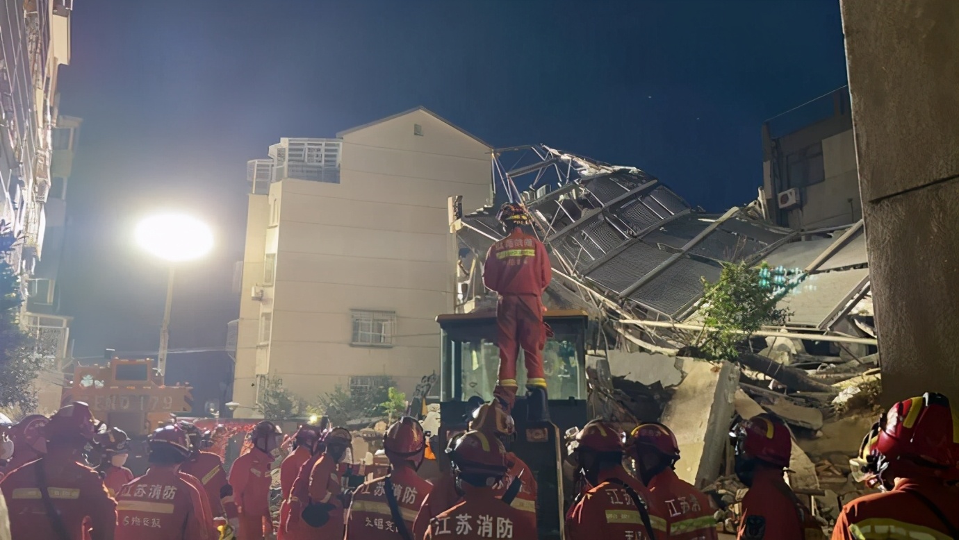 苏州坍塌酒店住客：因酒店装修太吵，事发前外出吃面躲过一劫