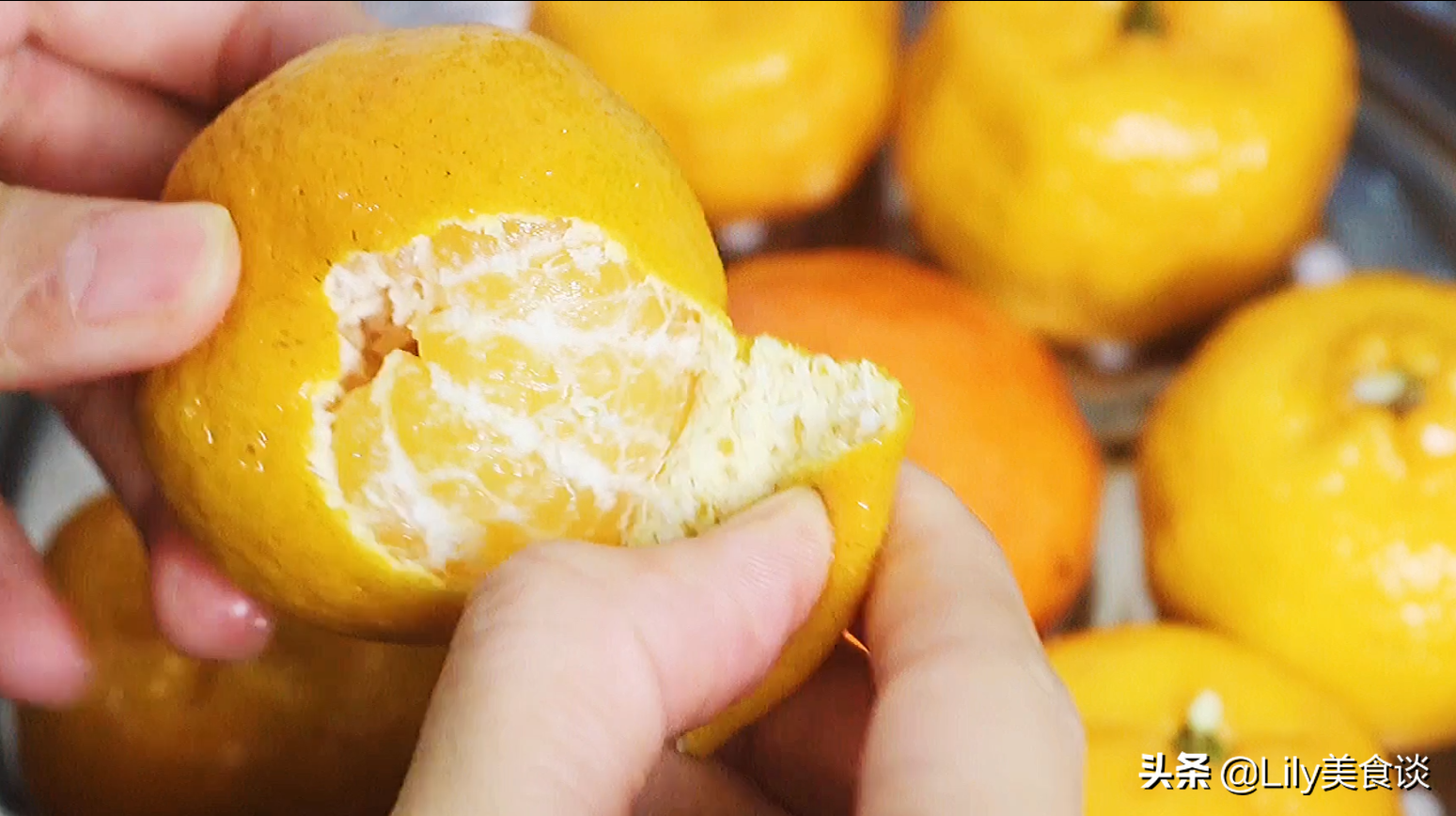 橘子別只會直接吃，放鍋裡蒸一蒸，原來好處這麼多，冷天吃特營養