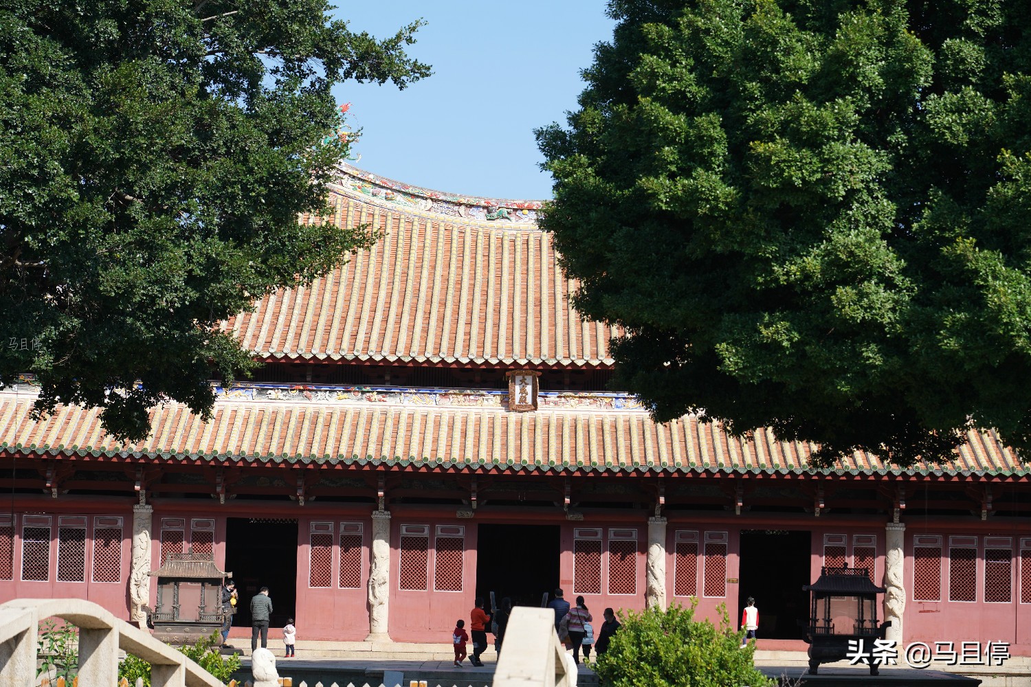 福建泉州有條特別的老街，藏有三種不同宗教寺院，千年來相安無事