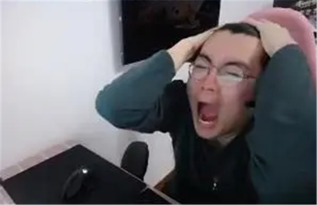 中韩对抗赛：文森特太惨了，拿德莱文还是被吊打！姿态秒退揍万坤