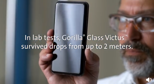 手机上无需玻璃膜了？康宁发布最新款大猩猩玻璃，两米坠落维持完好无损