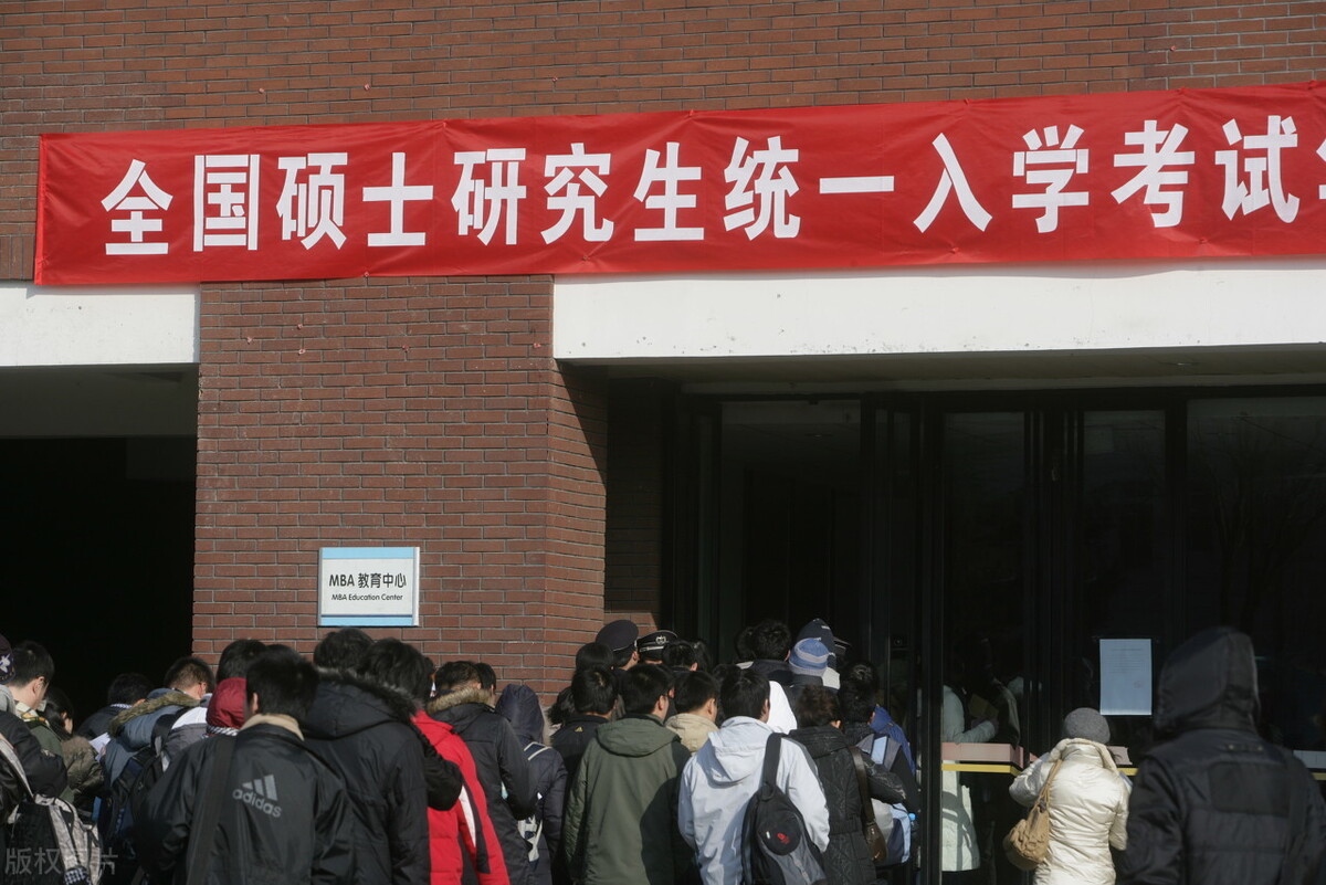 大学毕业是选择读研深造还是本科直接就业其实各有各的好处