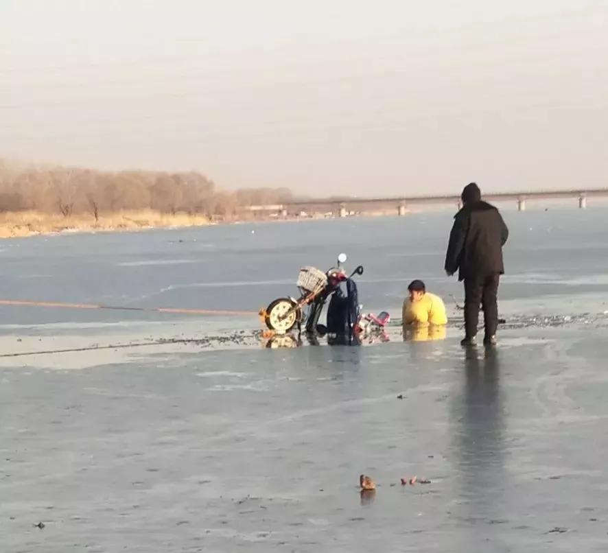 溜冰过河进京？没门！通州潮白河西岸加装防护网，专人24小时看守