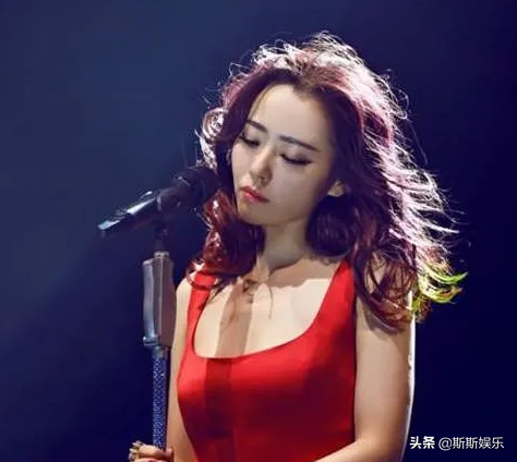 冯轲跟张靓颖离婚后，转头签了张碧晨，网友：取代张靓颖？