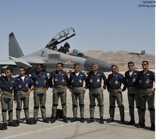 天生死敌，F-15对决苏-27，谁才是战斗机之王