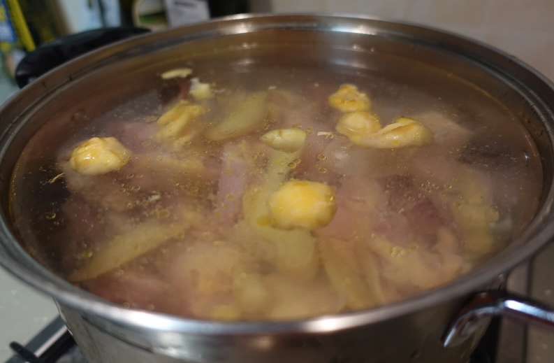 图片[7]-炖鸡汤做法步骤图 金黄浓香没腥味-起舞食谱网