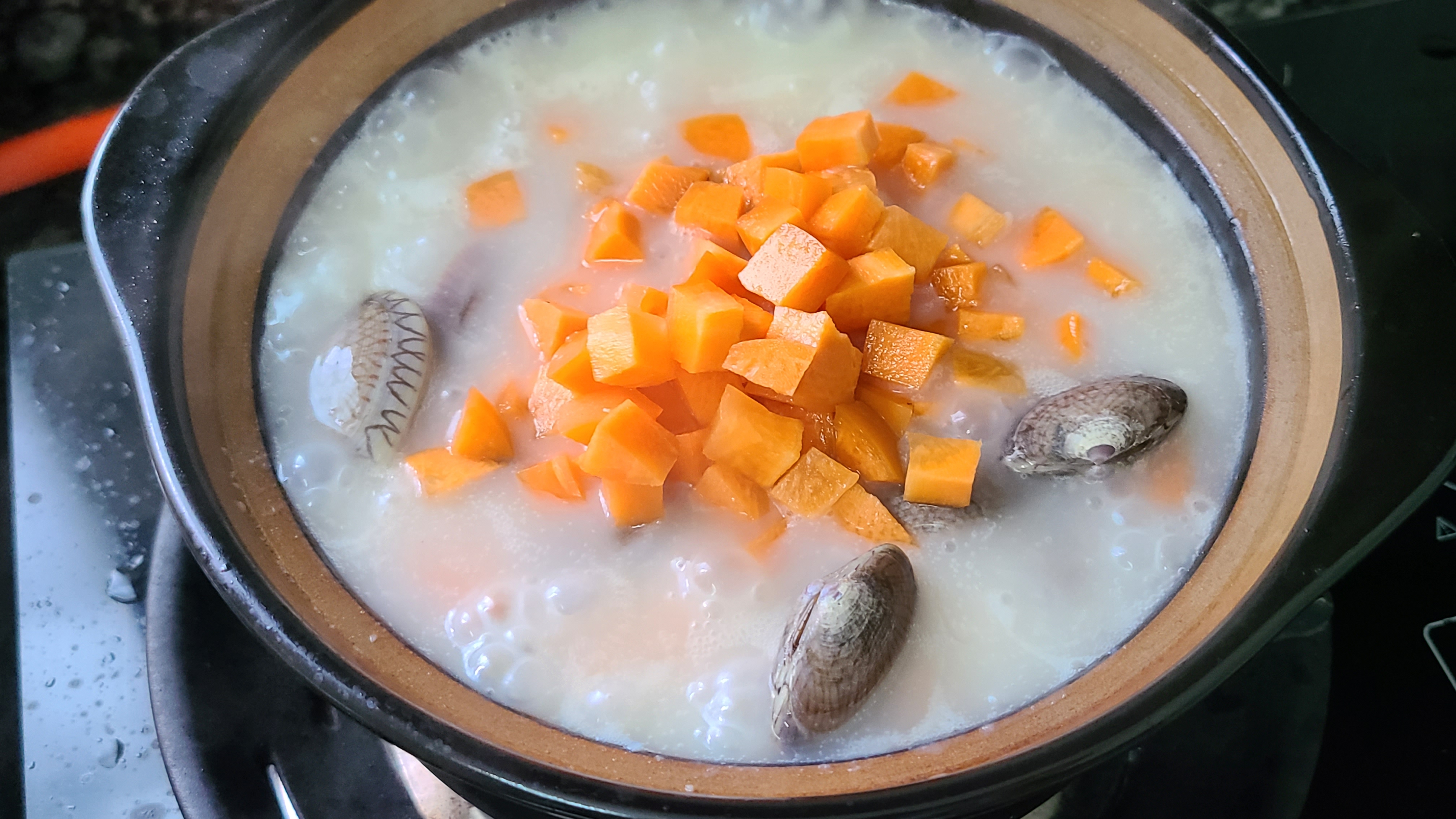 广东很好喝的海鲜粥，9分钟就能熬得又浓又稠，味道鲜美