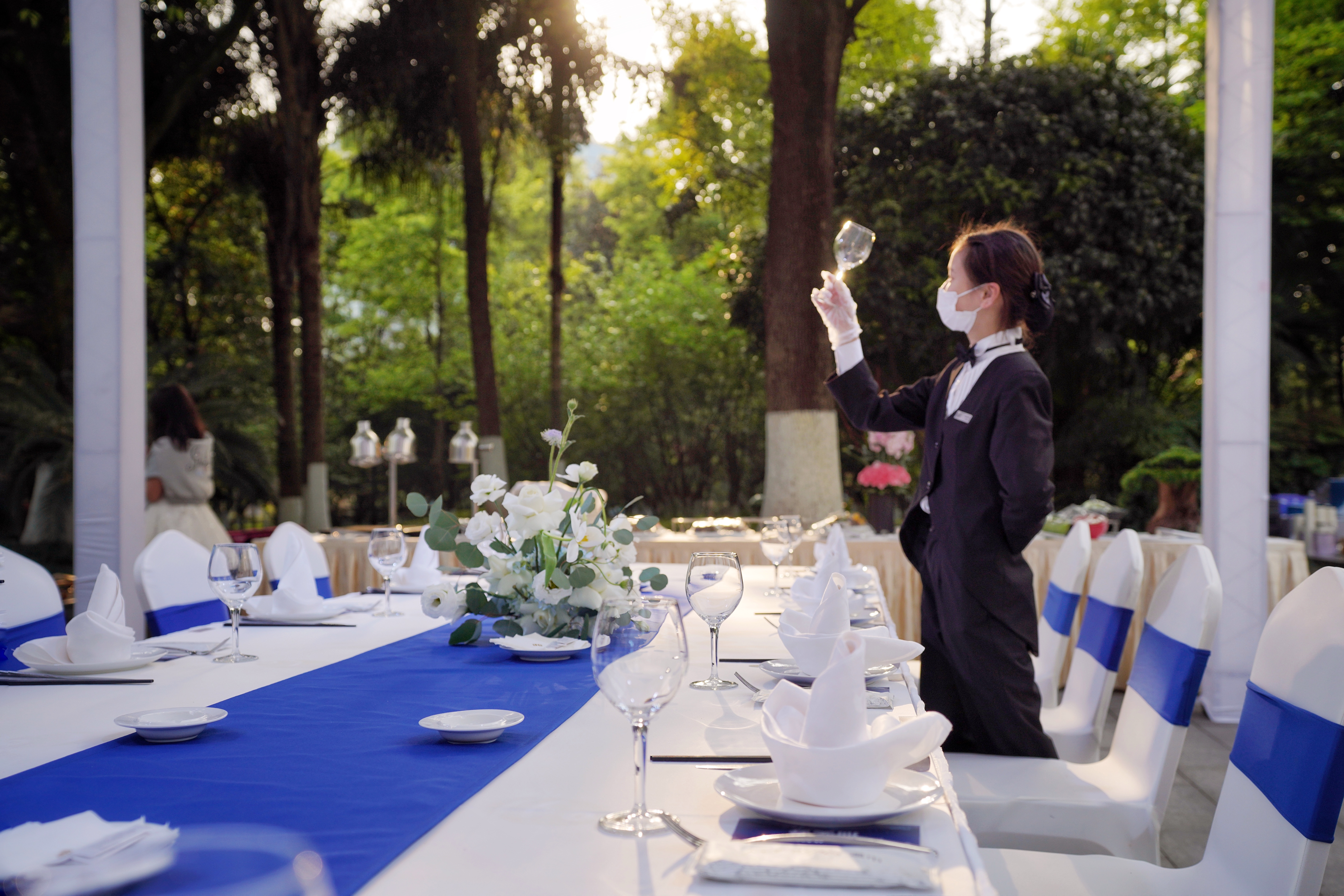 重庆两江假日酒店六周年 疫情下酒店如何摆脱困境