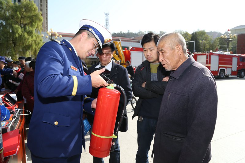 甘肃崇信县启动119消防宣传月