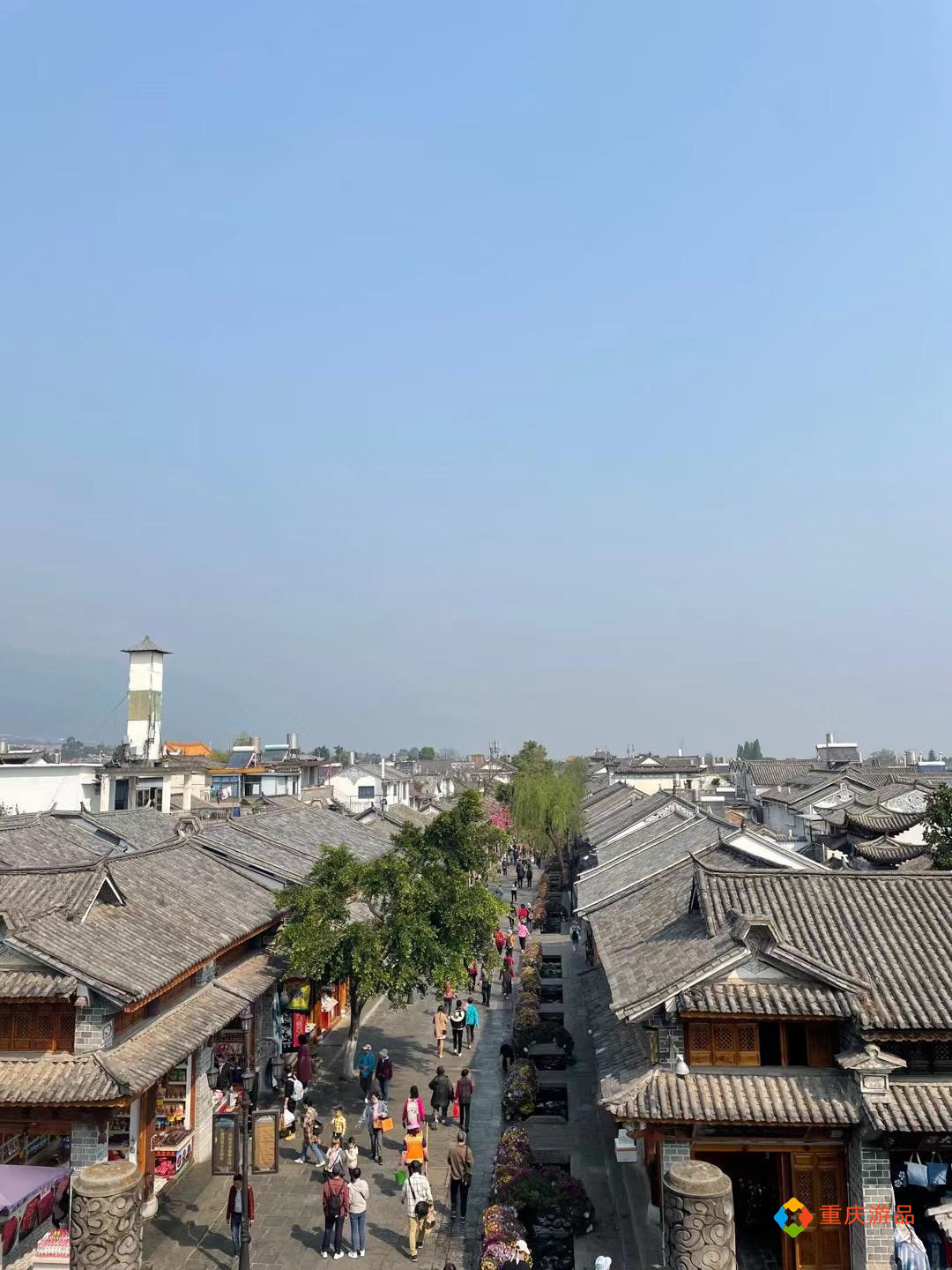云南大理奇遇：重庆小夫妻遇上文创咖啡，满大街的超跑都是租的？