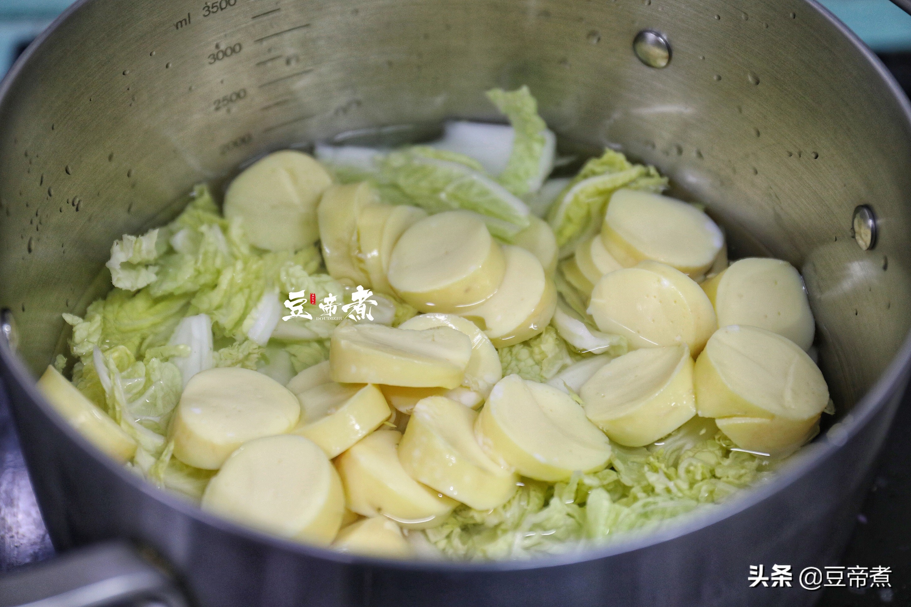 吃百菜不如吃白菜，白菜又以此菜為最好，簡單搭配水煮味道極好