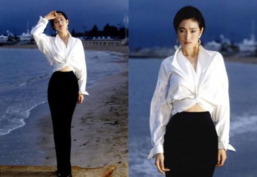 张艺谋：这么多年唯一让我惊艳的女人，没有之一。巩俐：过去了