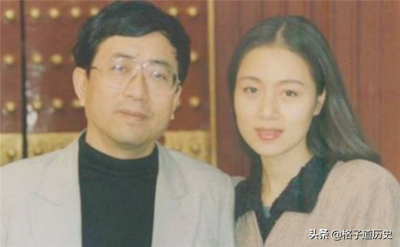 14年的婚姻却抵不过一时温情，余秋雨的婚姻为何如此？
