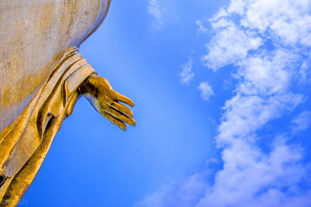 If you take a closer look at this small event in the midTang Dynasty, you will find that the