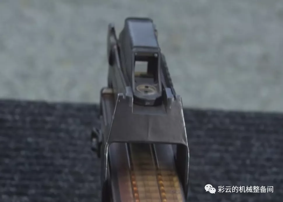 说到PDW你首先想到的就是它——比利时P90单兵自卫武器