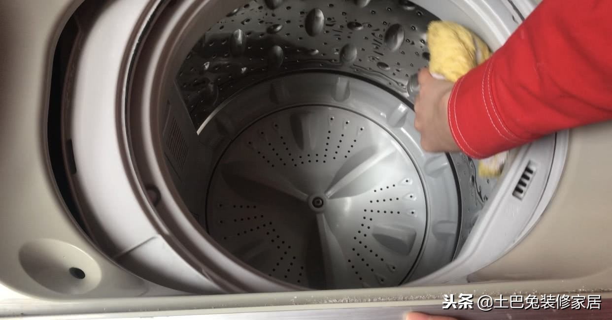 原来洗衣机要这么清理才干净，难怪我家衣服越洗越脏！
