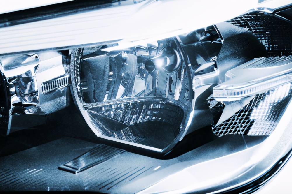 飞利浦推出新极昼光led汽车头灯