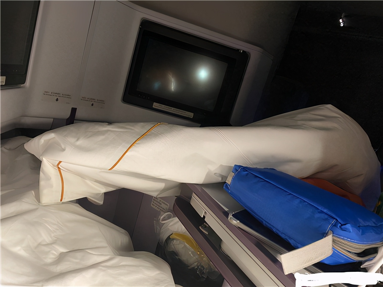 Too difficult for the Chinese women's volleyball team!The plane bed is