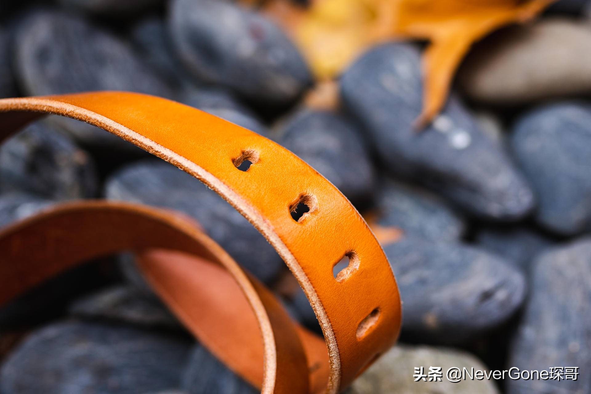 看看皮带扣？Companion Denim赫尔曼橡树植鞣腰带