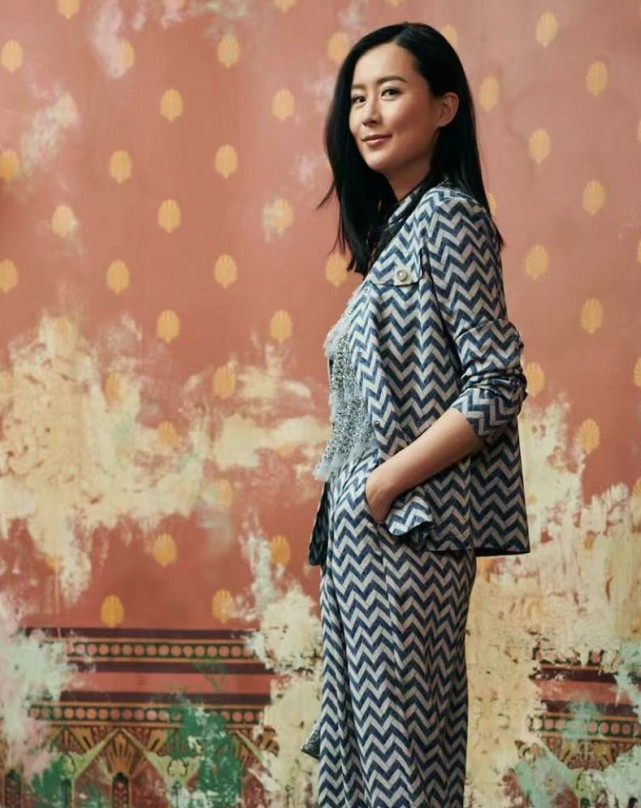 陳法拉產後三個月秀苗條身材，法籍丈夫曬甜蜜合影高調示愛